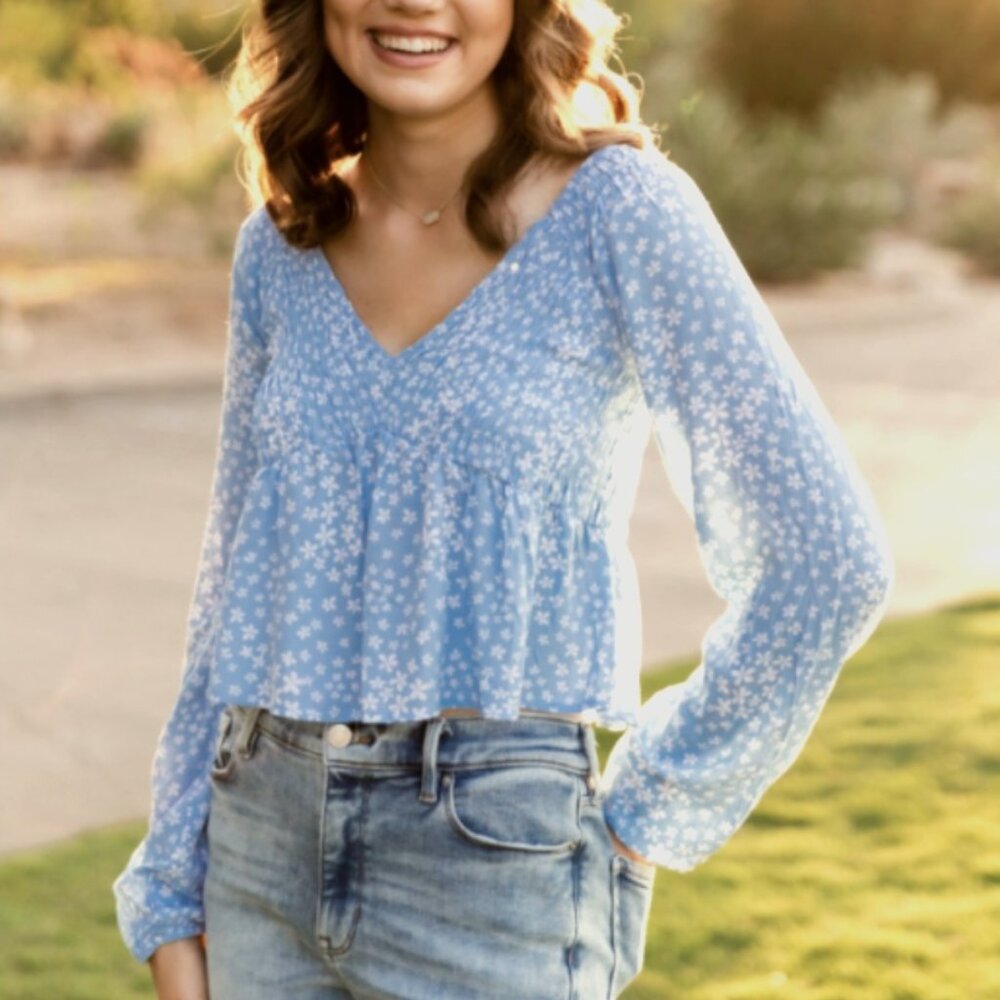 PACSUN L. A. Hearts Smocked V Neck Cropped Floral Blouse, Blue XS NWT